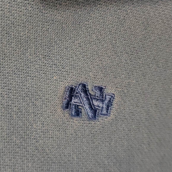 Izod sweatshirt - Picture 3 of 5